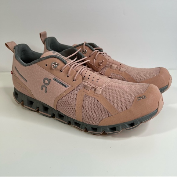 on cloud womens size 9